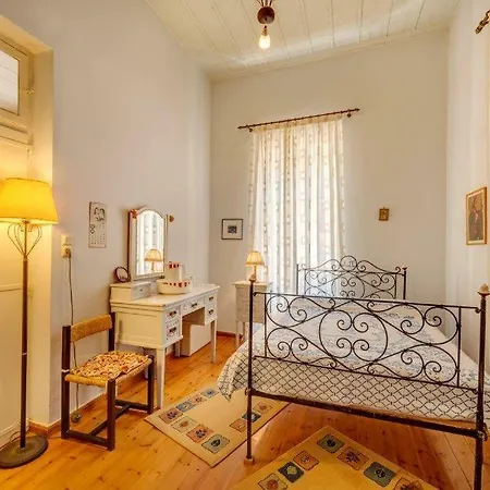 Mansion Elina-parakopi-syros *